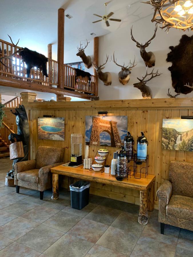 The Antler Lodge - Gardiner Exteriér fotografie